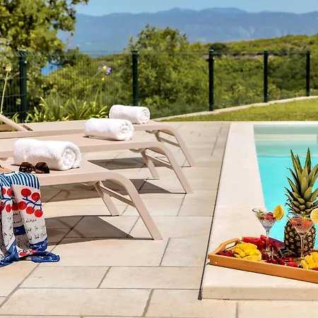 Villa Pinaza C- Luxury With Private & Seaview *